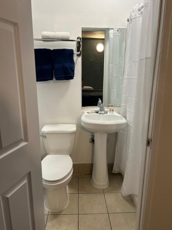 Budget Inn Hollywood image 18