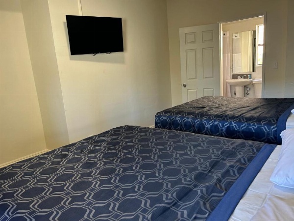 Budget Inn Hollywood image 23