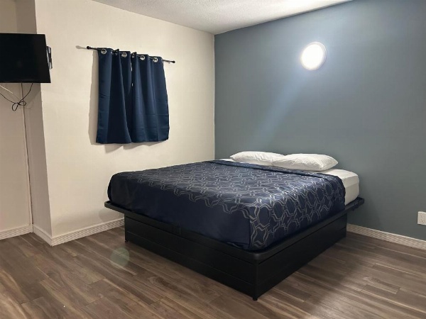 Budget Inn Hollywood image 41