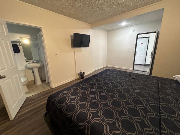 Budget Inn Hollywood image 47