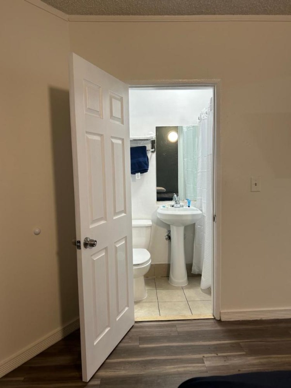 Budget Inn Hollywood image 48